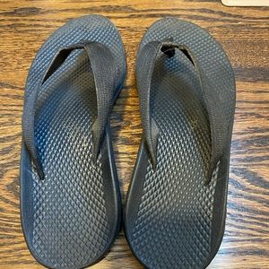 Chaco women’s flip flops